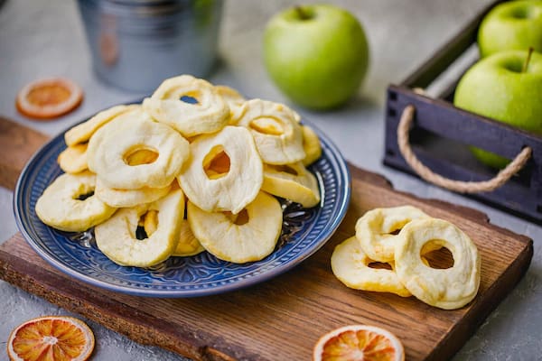 سیب خشک خانگی تازه و خوش عطر با کیفیت عالی